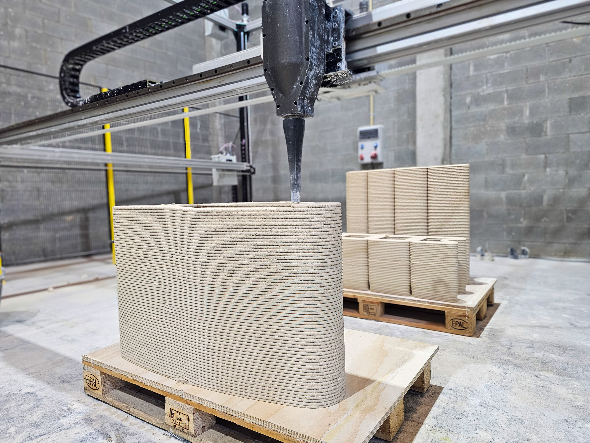 3D concrete printing of pieces for Sutton Barcelona